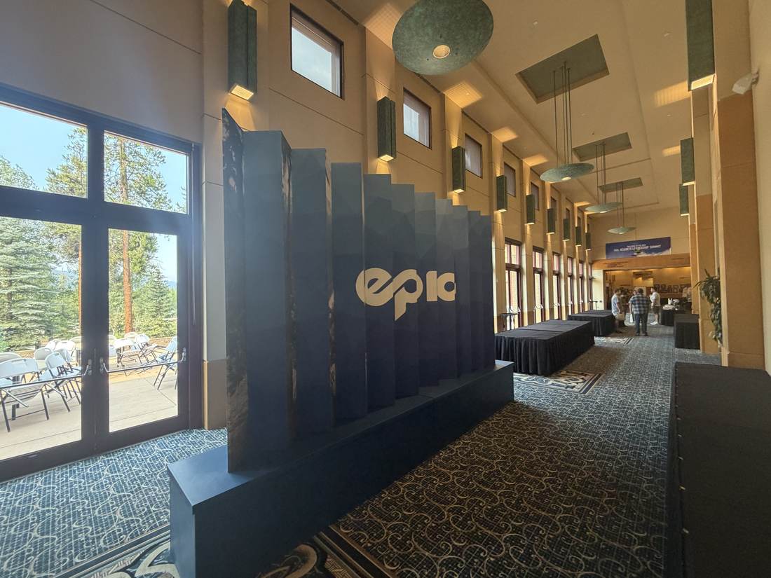 Faceted panel wall, winter EPIC logo reveal